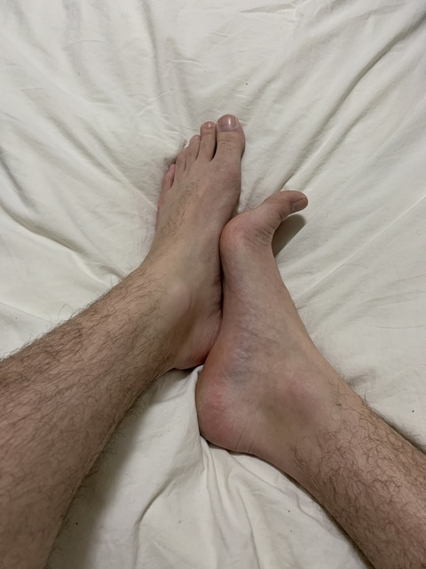Men’s feet